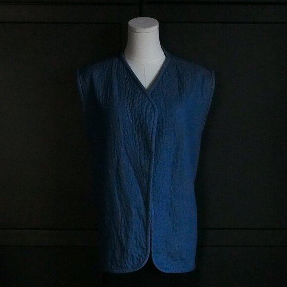 Beautiful Handmade (no tags or sign of previous) Reversible Quilted Denim Vest - Picture 6 of 7